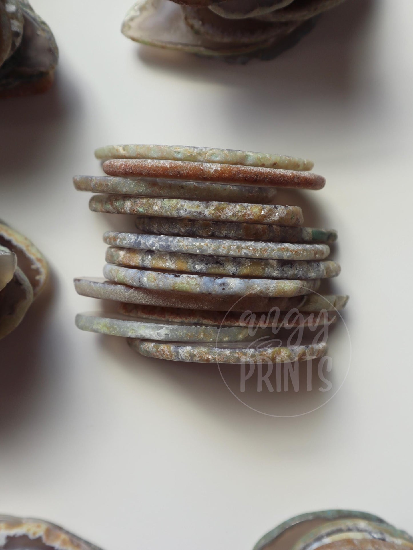 Personalized Agate Geode Slice | Table Place Cards| Minimalist | Beige Cream Natural | Dinner Party, Wedding, Birthday, Bridal Shower, Party